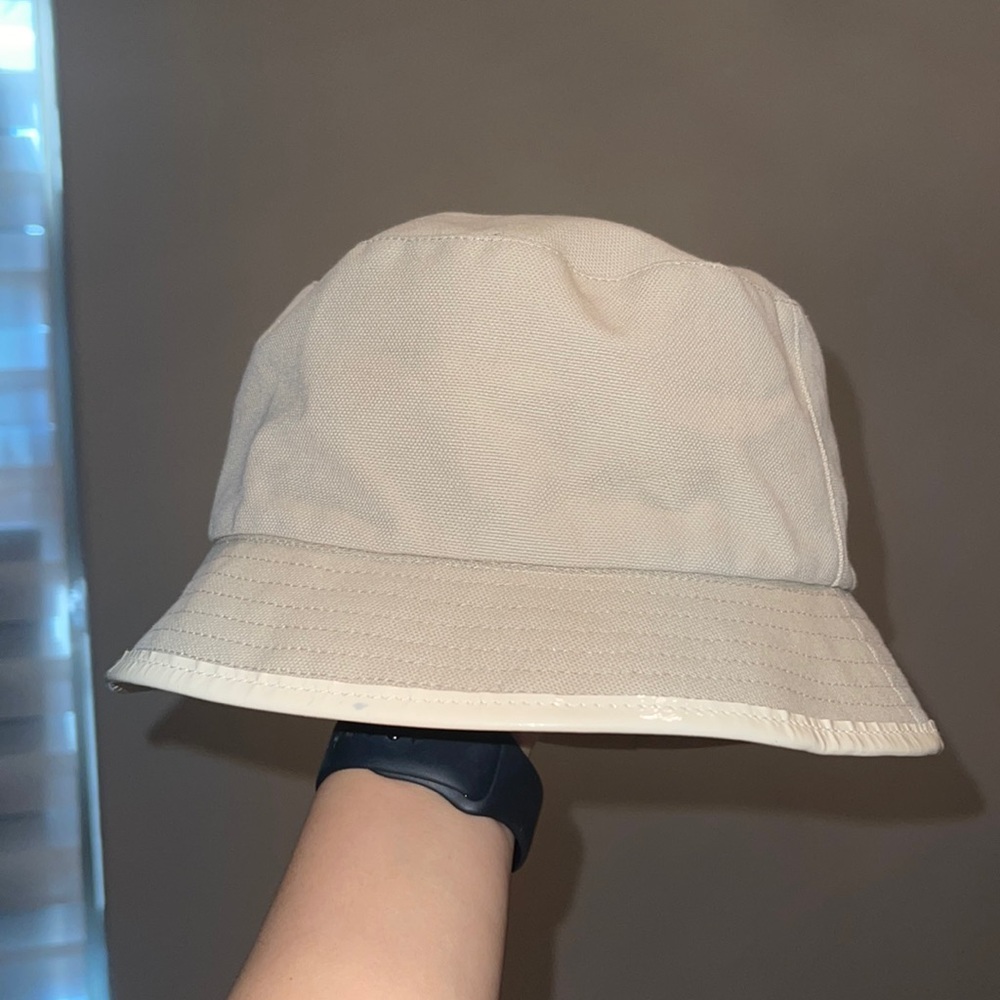 Burberry bucket hat